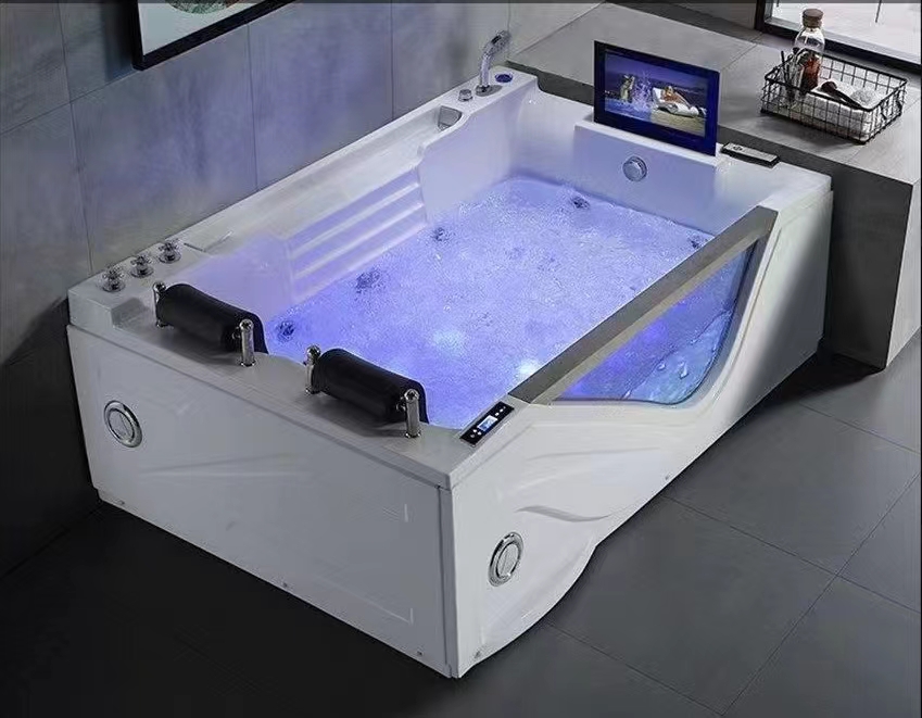 Whirlpool Bathtub Hirossy Jacu - W Spa & Wellness review and price